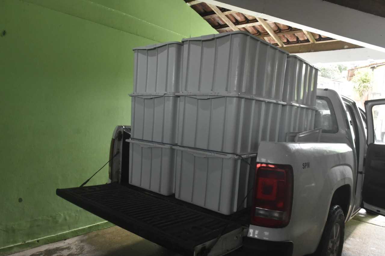 Camacã: Prefeitura distribui pão, leite e máscaras para famílias em São João do Panelinha